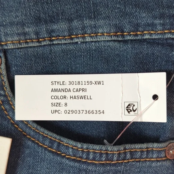 NWT Gloria Vanderbilt Amanda Slimming Effect Capri Denim Jeans 8 Blue Pockets - Picture 8 of 16